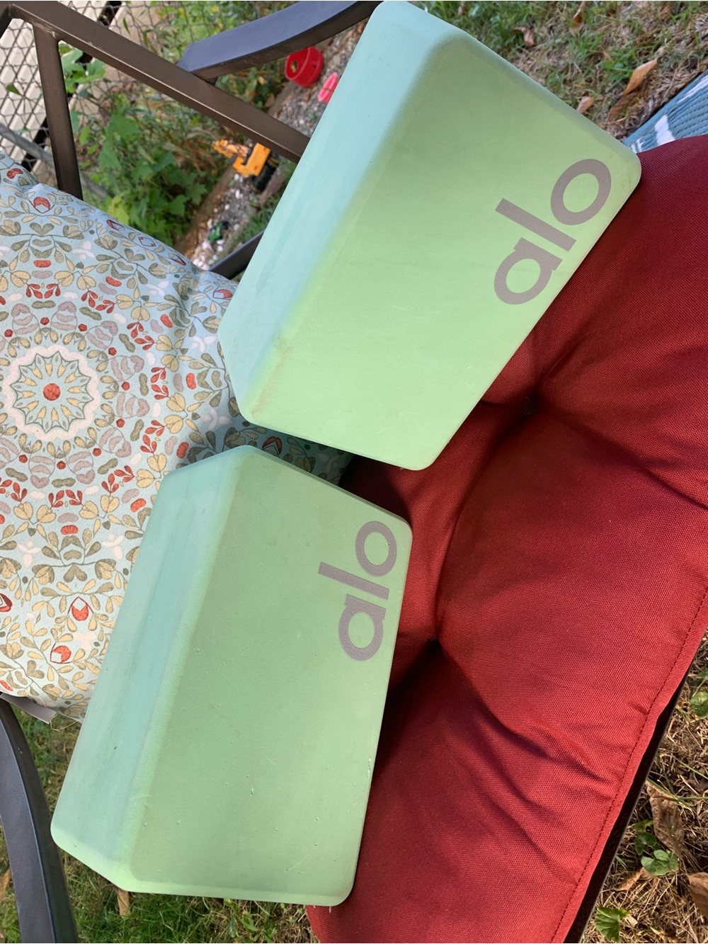 ALO Yoga Mint Foam Blocks – Pair